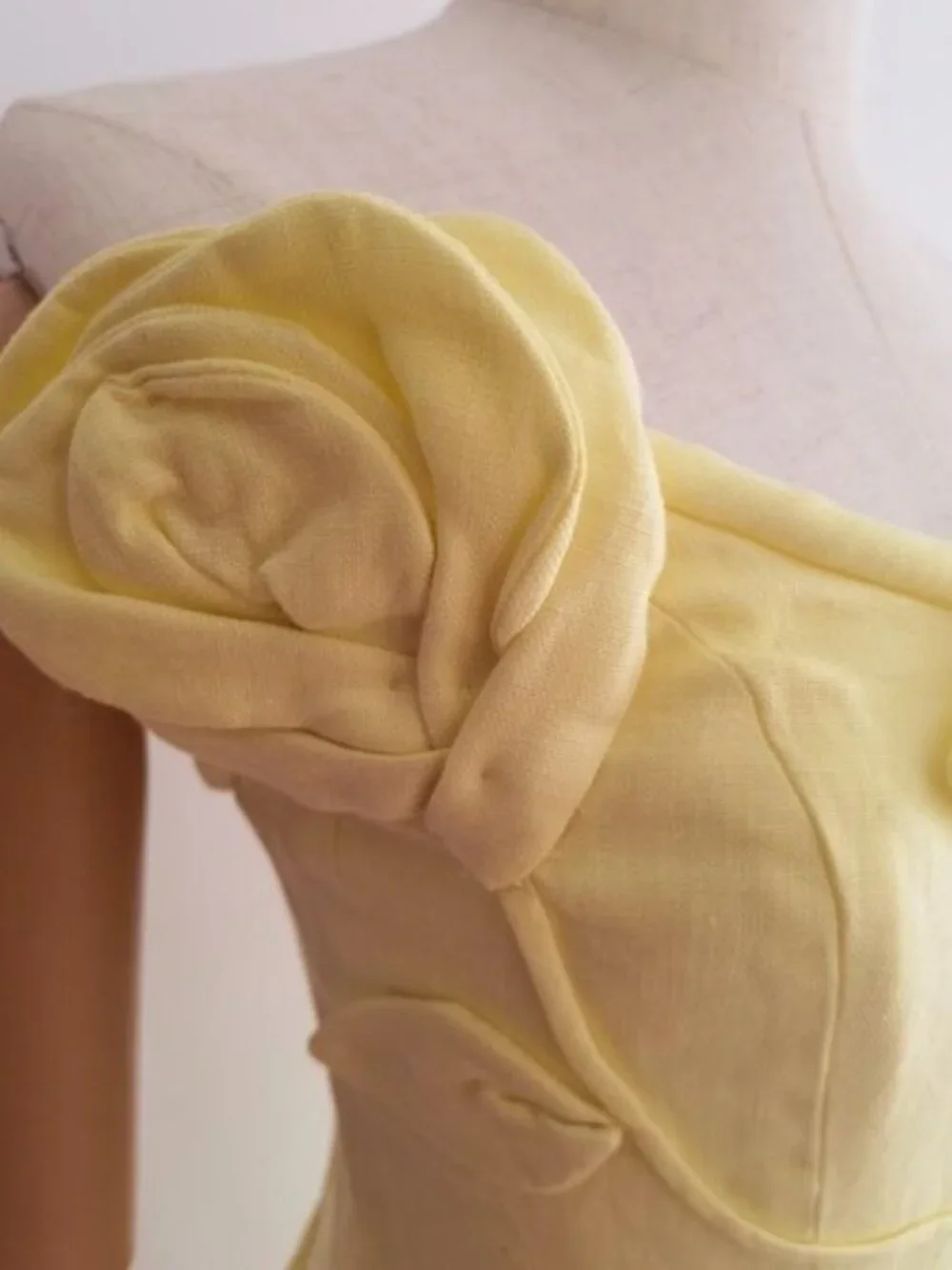 ZIMMERMANN Strapless floral-appliquéd linen mini dress - Picture 6 of 11